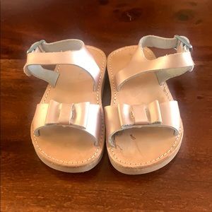 Freshly Picked toddler girl sandal size 6
